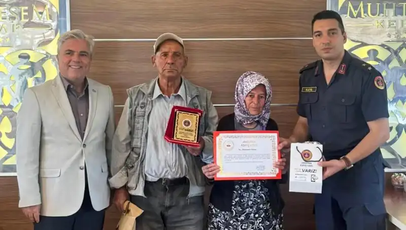 Tek Var Olma Sebeplerini Jandarmaya Bağışladılar: Duygulandıran Hikaye