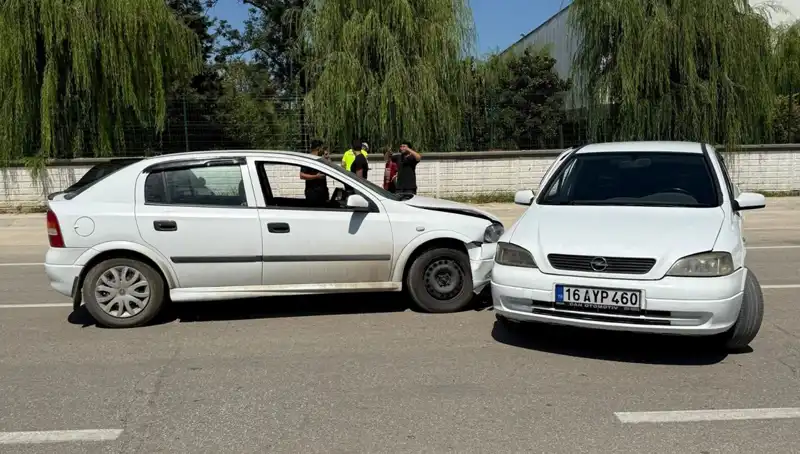 İki Otomobilin Çarpışması Sonucu İki Yaralı: Olayın Ayrıntıları
