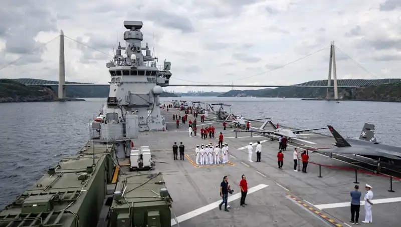 TCG Anadolu, Sarayburnu’ndan Ayrıldı: Yeni Görevine Doğru Yolculuk Başladı