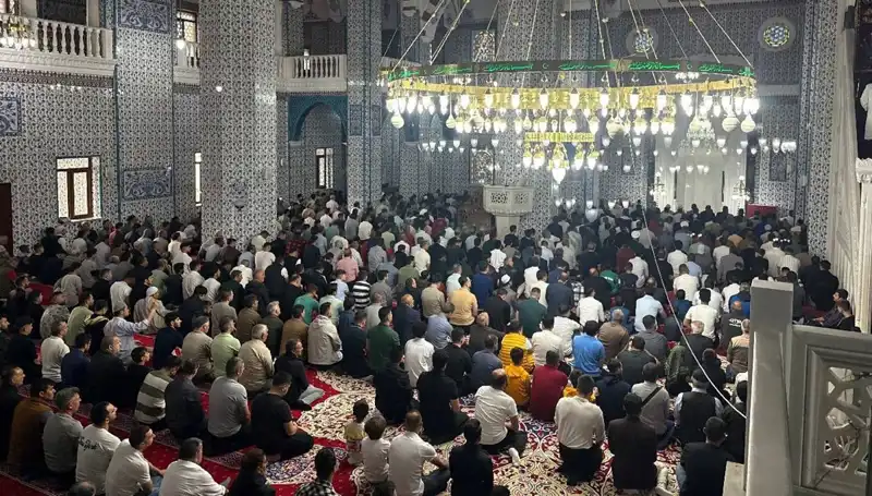 Iğdır'da İlk Bayram Namazı Coşkuyla Kılındı: Yerel Halkın Duyguları