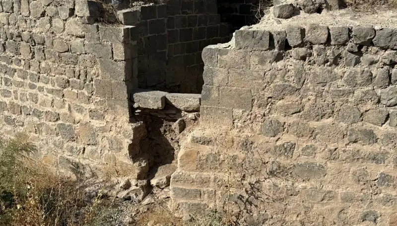 Diyarbakır'da Saint George Kilisesi'nin Hamam Olmadığını Kanıtlayan Kitabe Bulundu