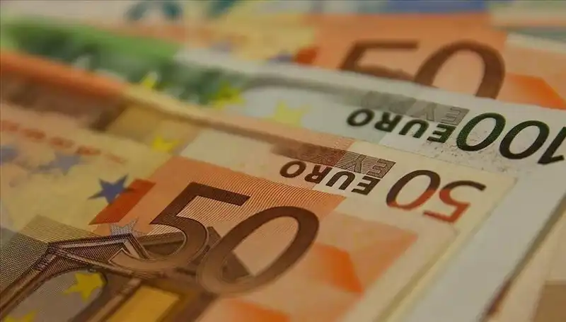 Euro Dolar Karşısında Zirveden Gerileme Yaşıyor: Ekonomik Etkileri Neler?