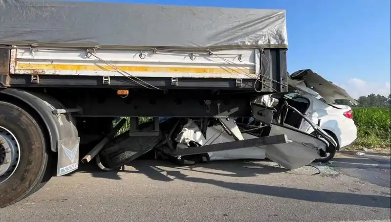 Sakarya'da Feci Kaza: Araç Devrildi, 1 Kişi Hayatını Kaybetti