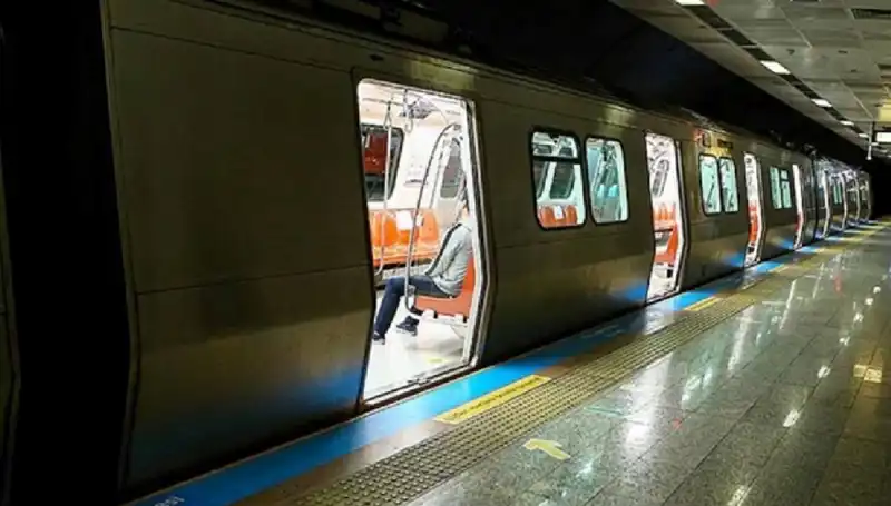 İstanbul'da Metro Durakları Kısa Süreliğine Kapatılacak: Detaylar Açıklandı!