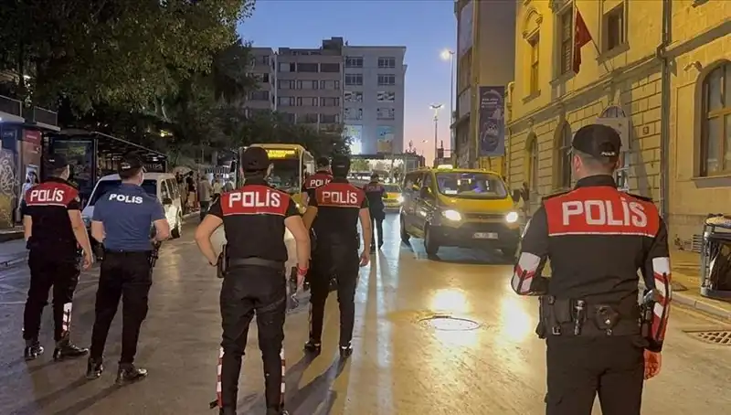 Megakentte Hızla Artan Asayiş Olayları: 4 Saatte Yüzlerce Gözaltı