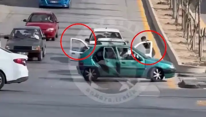Trafikte Bıçaklı Saldırıya Müdahale: 5 Kişi Gözaltında!