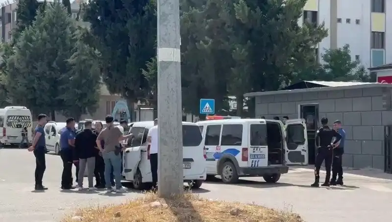 Adliye Önünde Aileler Arasında Kargaşa: 5 Yaralı, 7 Gözaltı