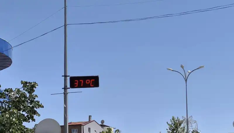 Sıcaklık Rekoru! İlçede Termometreler 38 Dereceyi Geçti