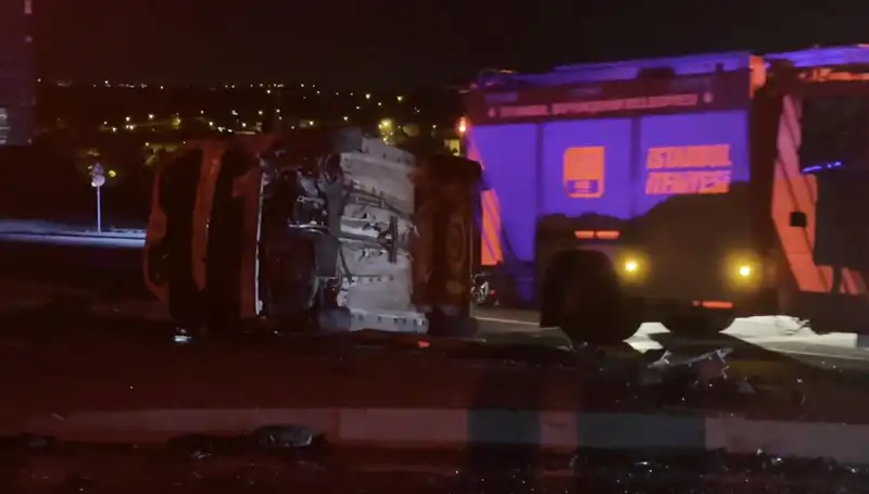 Havalimanı Yolunda Şok Edici Kaza: 6 Kişi Yaralandı