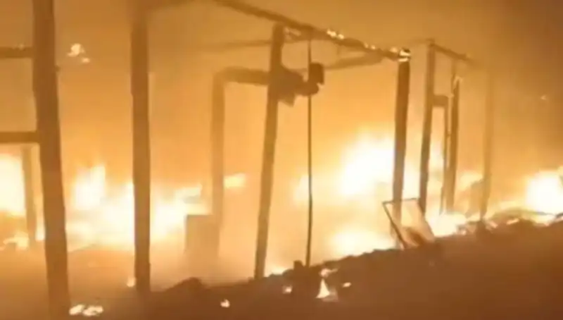 Elektrik Telinin Kopması, 15 Geçici Çadırda Yangın Çıkardı